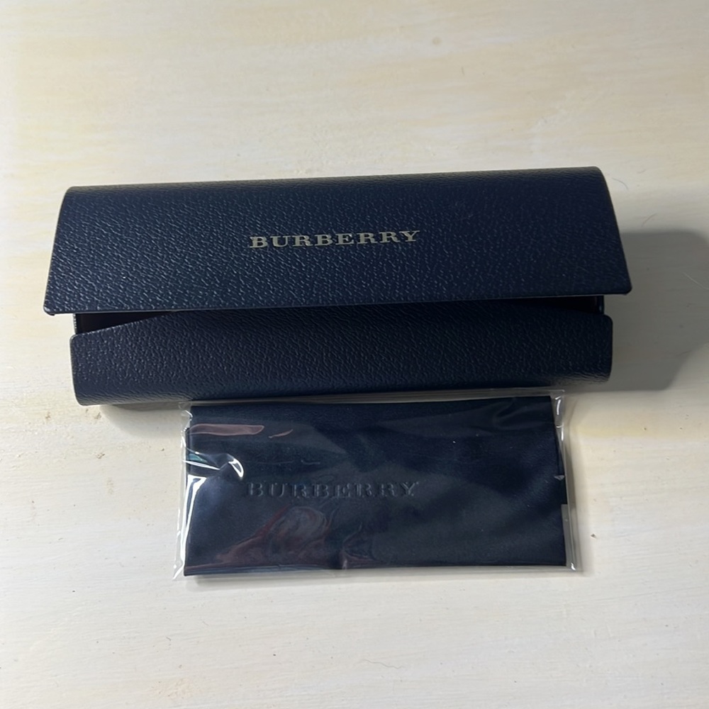 AUTHENTIC BURBERRY EYEGLASSES SUNGLASSES OPTICAL BLACK LARGE HARD CASE ONLY.